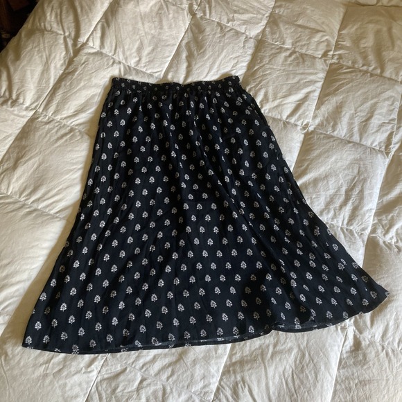 Garnet Hill Women's Medium Mid-Calf Crepe Skirt Black White Boho Witchy Pockets - Picture 4 of 14